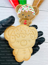 Load image into Gallery viewer, Christmas Cookie Decorating Kit, Christmas DIY Cookie Kit, (Large Cookies), ***INCLUDES 24 ITEMS*** W/ 3 Deluxe Sprinkles and 4 Icing Bags.
