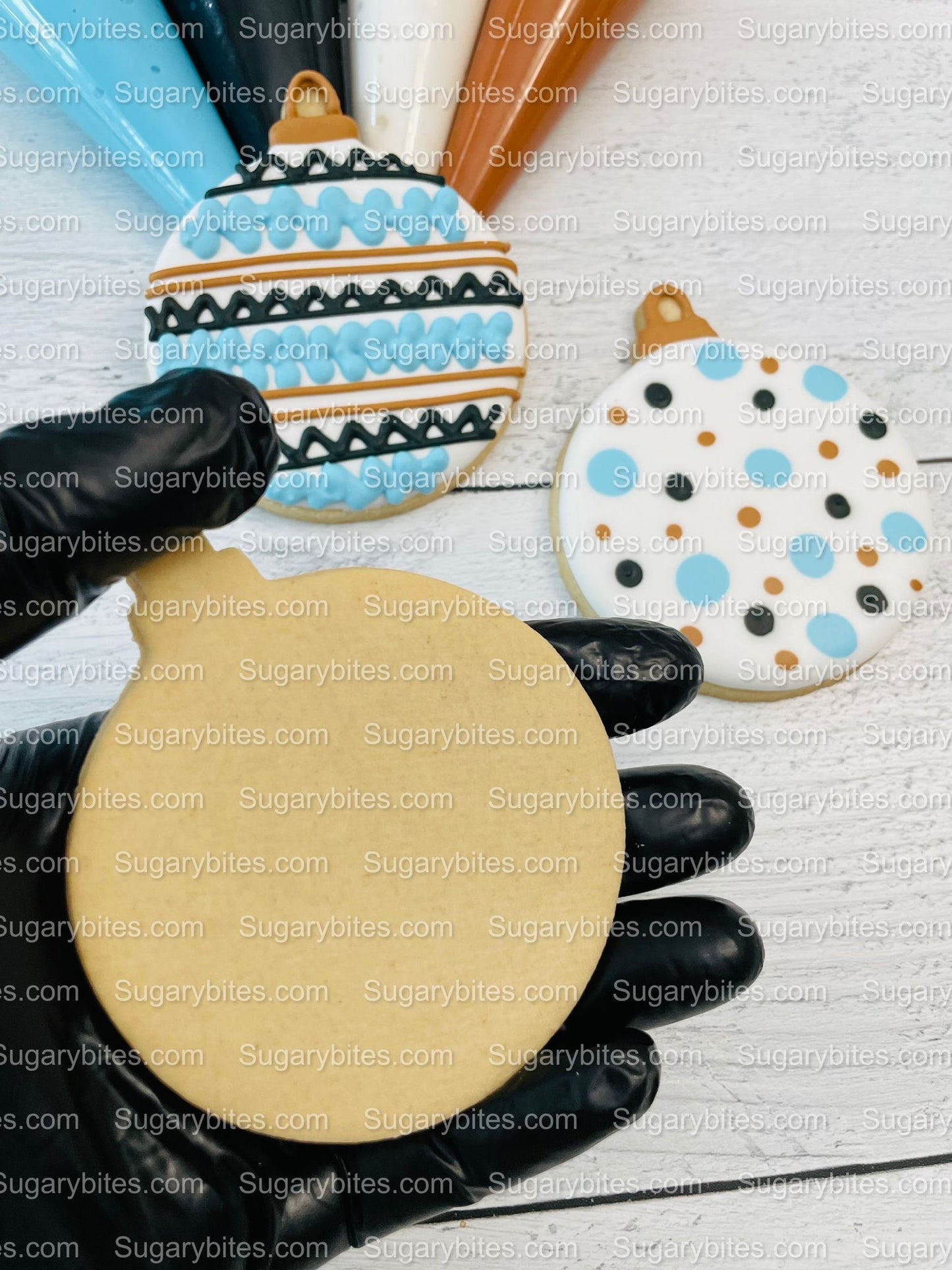 Winter Cookie Decorating Kit, Winter DIY Cookie Kit, (Large Cookies) ***INCLUDES 24 ITEMS*** With 4 Icing Bags & 3 Deluxe Sprinkle!