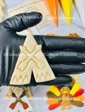 Load image into Gallery viewer, Thanksgiving Cookie Decorating Kit, Thanksgiving DIY Cookie Kit, ***INCLUDES 26 ITEMS*** (Large Cookies), ...Extra Free Bonus !
