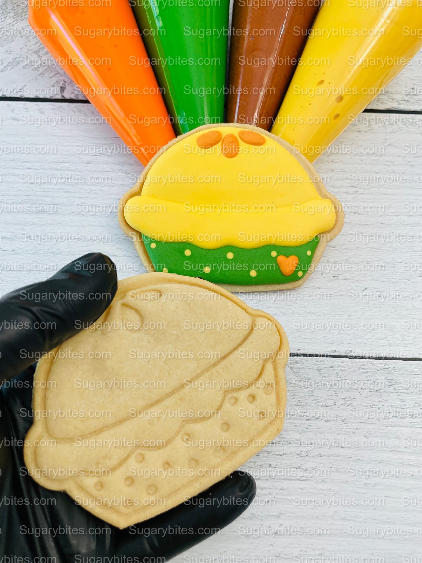 Fall Cookie Decorating Kit, ***INCLUDES 24 ITEMS*** (Large Cookies),Zoom Party Favors, W/ 4 Icing Bags and 3 Deluxe Sprinkles!