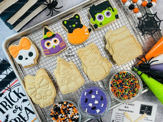 Halloween Cookie Decorating Kit, DIY Cookie Kit, (Large Cookies) ***INCLUDES 24 ITEMS*** With 4 Icing Bags & 3 Deluxe Sprinkles!!!