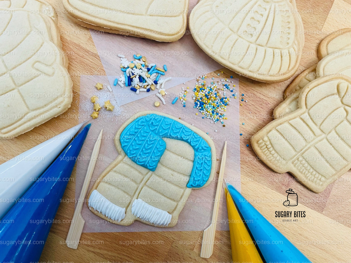 Winter Cookie Decorating Kit, Winter DIY Cookie Kit, (Large Cookies) ***INCLUDES 24 ITEMS*** With 4 Icing Bags & 3 Deluxe Sprinkle!!