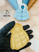 Load image into Gallery viewer, Winter Cookie Decorating Kit, Winter DIY Cookie Kit, (Large Cookies) ***INCLUDES 24 ITEMS*** With 4 Icing Bags &amp; 3 Deluxe Sprinkle!!
