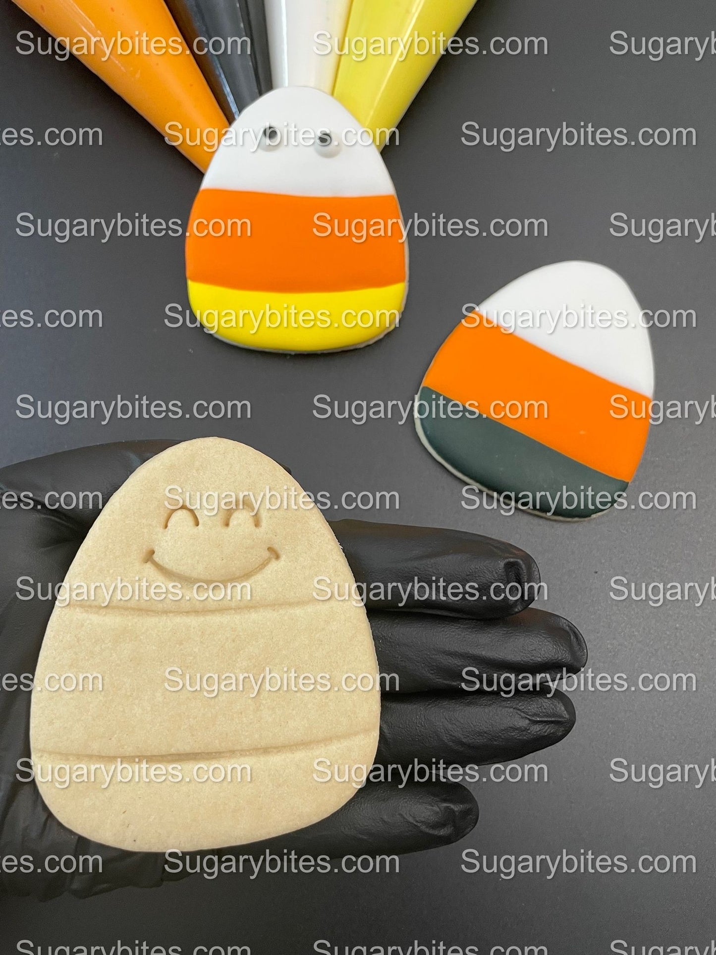 Halloween Cookie Decorating Kit, DIY Cookie Kit, (Large Cookies) ***INCLUDES 24 ITEMS*** With 4 Icing Bags & 3 Deluxe Sprinkle!