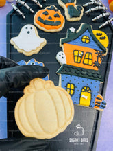 Load image into Gallery viewer, Halloween Cookie Decorating Kit, DIY Cookie Kit, (Large Cookies) ***INCLUDES 24 ITEMS*** With 4 Icing Bags &amp; 3 Deluxe Sprinkle!!
