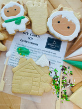 Load image into Gallery viewer, Winter Cookie Decorating Kit, Winter DIY Cookie Kit, (Large Cookies) ***INCLUDES 24 ITEMS*** With 4 Icing Bags &amp; 3 Deluxe Sprinkle!!

