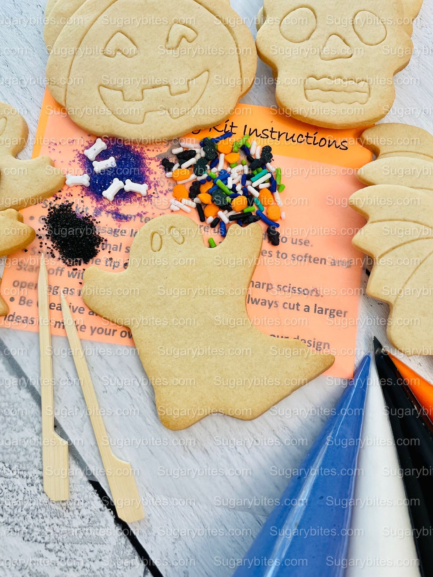 Halloween Cookie Decorating Kit, DIY Cookie Kit, (Large Cookies) ***INCLUDES 24 ITEMS*** With 4 Icing Bags & 3 Deluxe Sprinkle!