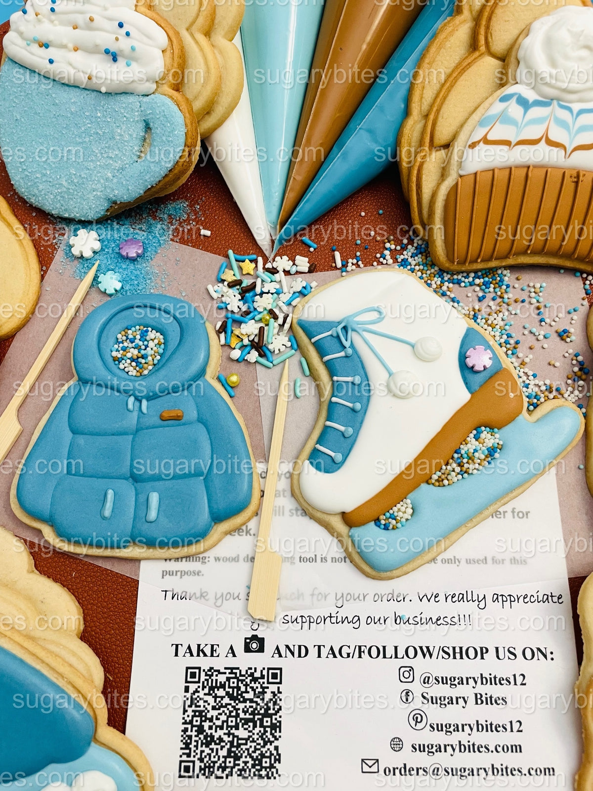 Christmas Cookie Decorating Kit, Winter Theme, Icing Bags, Sprinkles