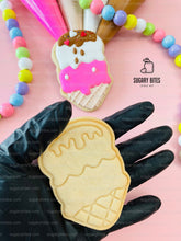 Load image into Gallery viewer, Sweet Treat Cookie Decorating Kit, Sweet Treat DIY cookie kit , **INCLUDES 24 ITEMS**, (Large Cookies), Deluxe Sprinkles Included!

