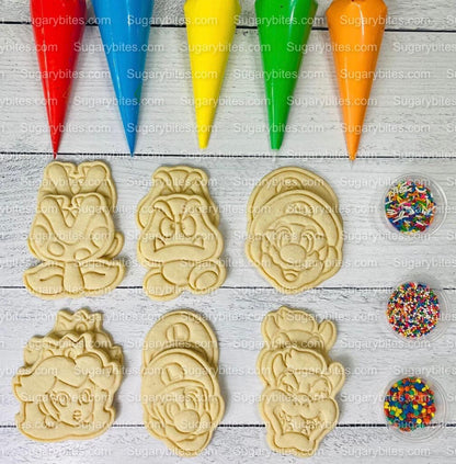 Cookie Decorating Kit, *INCLUDES 26 ITEMS* (Large Cookies) …… with 5 Icing bags and 3 Deluxe Sprinkles!… Plus 2 Bonus Cookies!