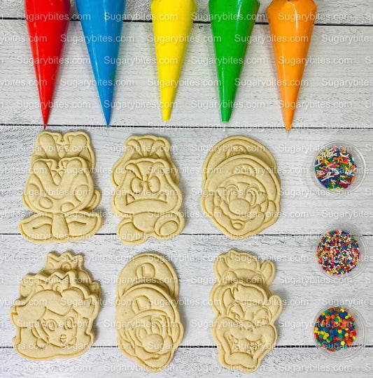 Cookie Decorating Kit, *INCLUDES 26 ITEMS* (Large Cookies) …… with 5 Icing bags and 3 Deluxe Sprinkles!… Plus 2 Bonus Cookies!