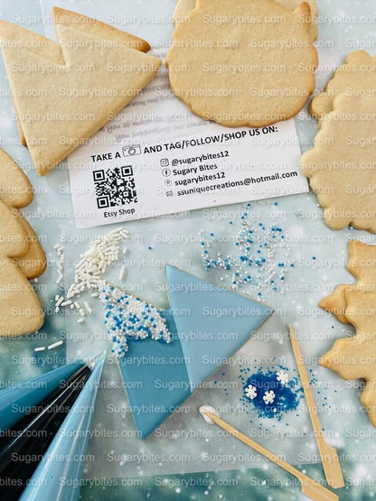 Winter Cookie Decorating Kit, Winter DIY Cookie Kit, (Large Cookies) ***INCLUDES 24 ITEMS*** With 4 Icing Bags & 3 Deluxe Sprinkle!