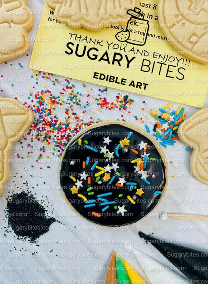 Cookie Decorating Kit, *INCLUDES 26 ITEMS* (Large Cookies) …… with 5 Icing bags and 3 Deluxe Sprinkles!!