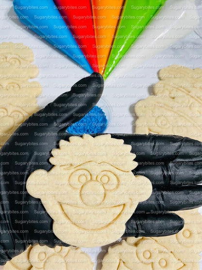 Cookie Decorating Kit, *INCLUDES 26 ITEMS* (Large Cookies) …… with 5 Icing bags and 3 Deluxe Sprinkles!