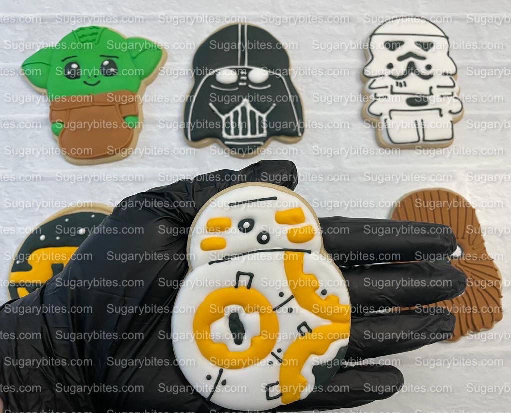 Cookie Decorating Kit, *INCLUDES 26 ITEMS* (Large Cookies) …… with 5 Icing bags and 3 Deluxe Sprinkles!!