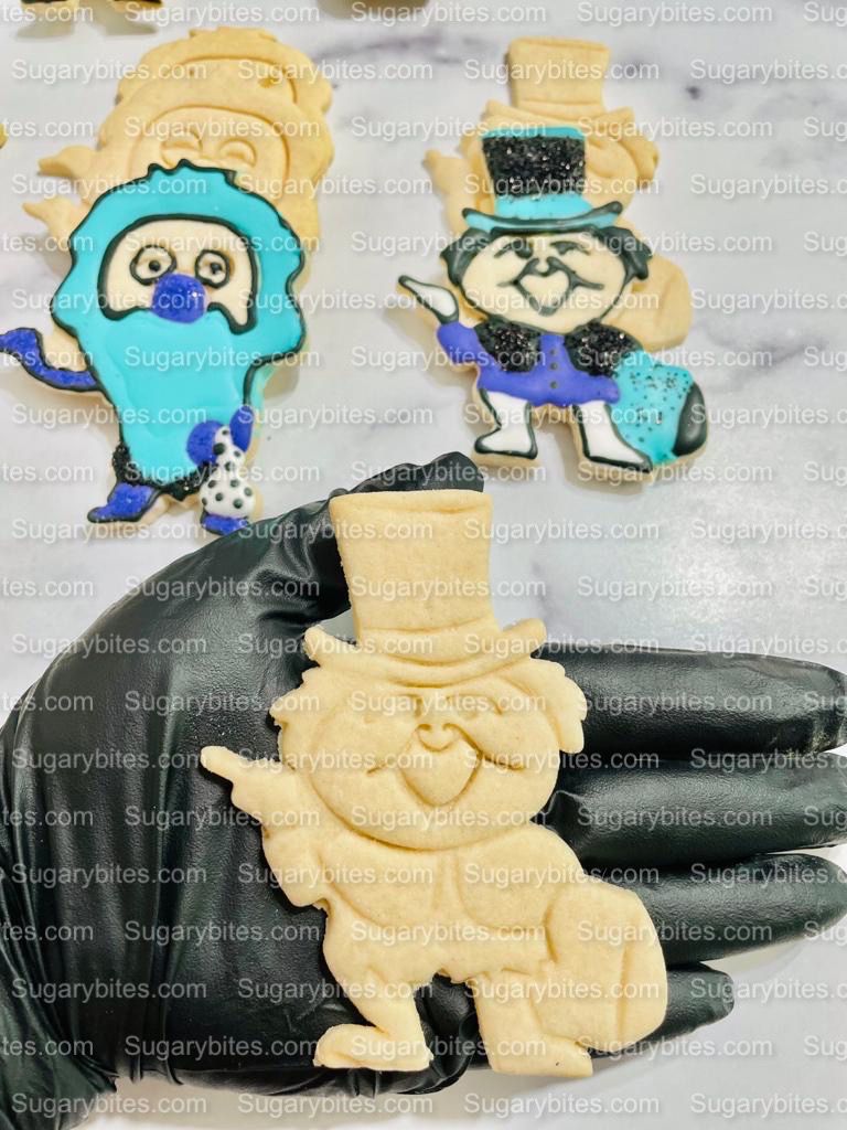 Halloween Cookie Decorating Kit, DIY Cookie Kit, (Large Cookies) ***INCLUDES 24 ITEMS*** With 4 Icing Bags & 3 Deluxe Sprinkle!