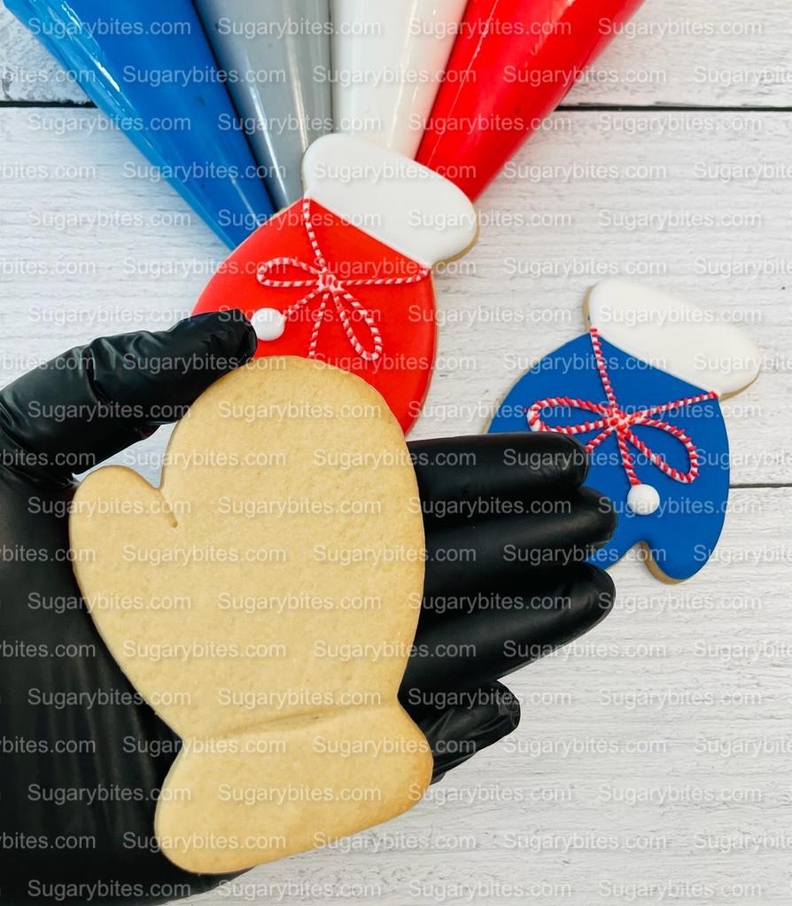 Winter Cookie Decorating Kit, Winter DIY Cookie Kit, (Large Cookies) ***INCLUDES 24 ITEMS*** With 4 Icing Bags & 3 Deluxe Sprinkle!