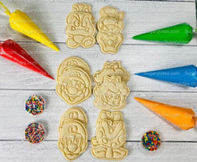 Load image into Gallery viewer, Cookie Decorating Kit, *INCLUDES 26 ITEMS* (Large Cookies) …… with 5 Icing bags and 3 Deluxe Sprinkles!… Plus 2 Bonus Cookies!
