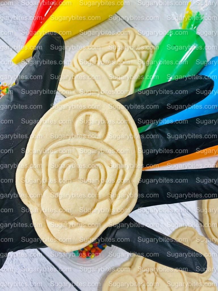 Cookie Decorating Kit, *INCLUDES 26 ITEMS* (Large Cookies) …… with 5 Icing bags and 3 Deluxe Sprinkles!… Plus 2 Bonus Cookies!