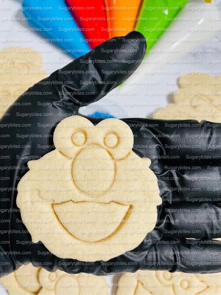 Cookie Decorating Kit, *INCLUDES 26 ITEMS* (Large Cookies) …… with 5 Icing bags and 3 Deluxe Sprinkles!