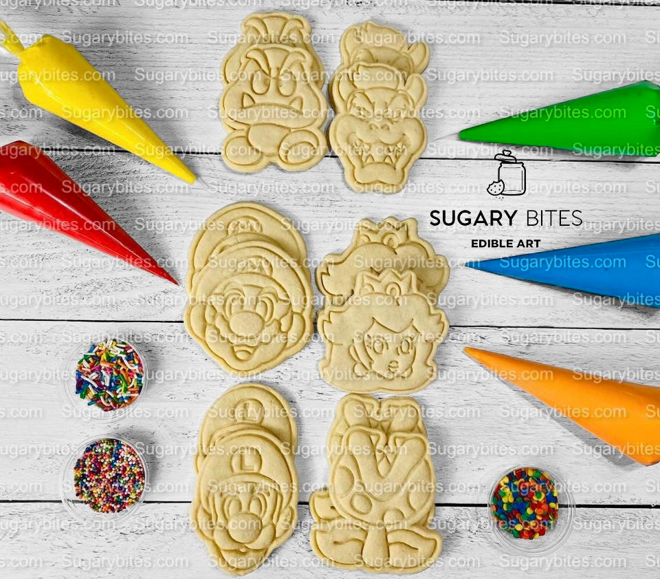 Cookie Decorating Kit, *INCLUDES 26 ITEMS* (Large Cookies) …… with 5 Icing bags and 3 Deluxe Sprinkles!… Plus 2 Bonus Cookies!