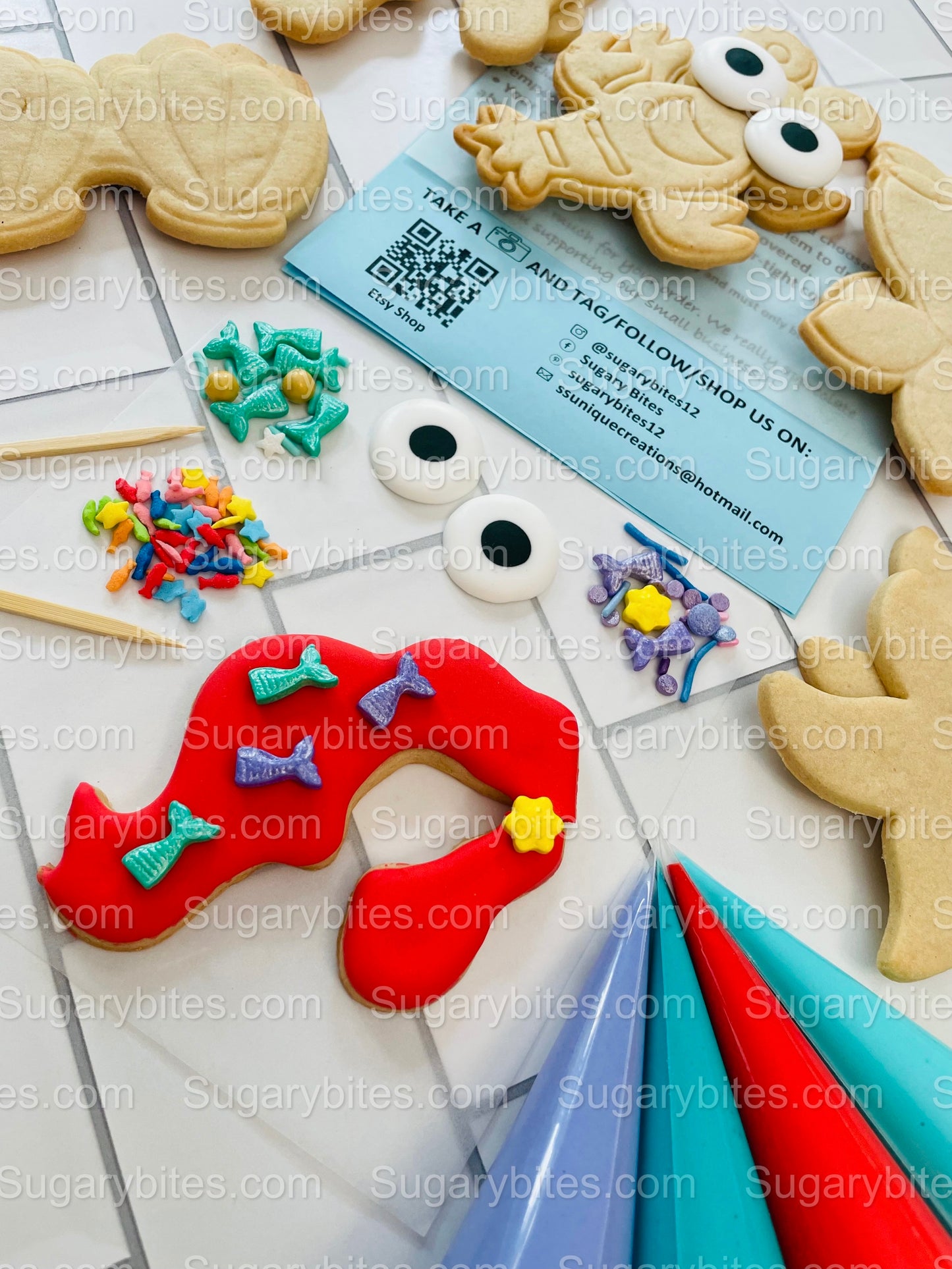 Under the Sea Cookie Decorating Kit, *INCLUDES 25 ITEMS* (Large Cookies) …… with 4 ICING bags and 4 Deluxe Sprinkles!