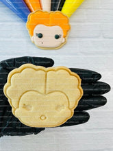 Load image into Gallery viewer, Halloween Cookie Decorating Kit, DIY Cookie Kit, (Large Cookies) ***INCLUDES 24 ITEMS*** With 4 Icing Bags &amp; 3 Deluxe Sprinkle!
